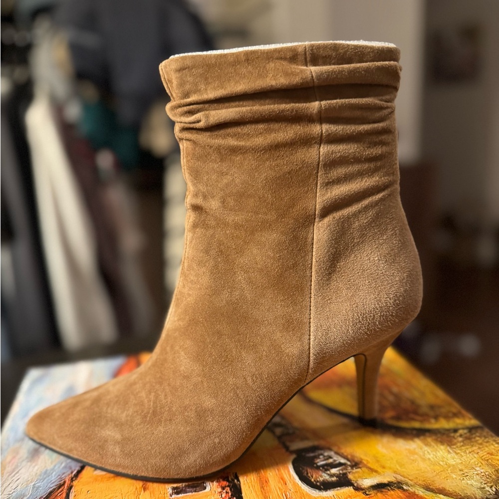 Bella Vita Tan Suede Booties